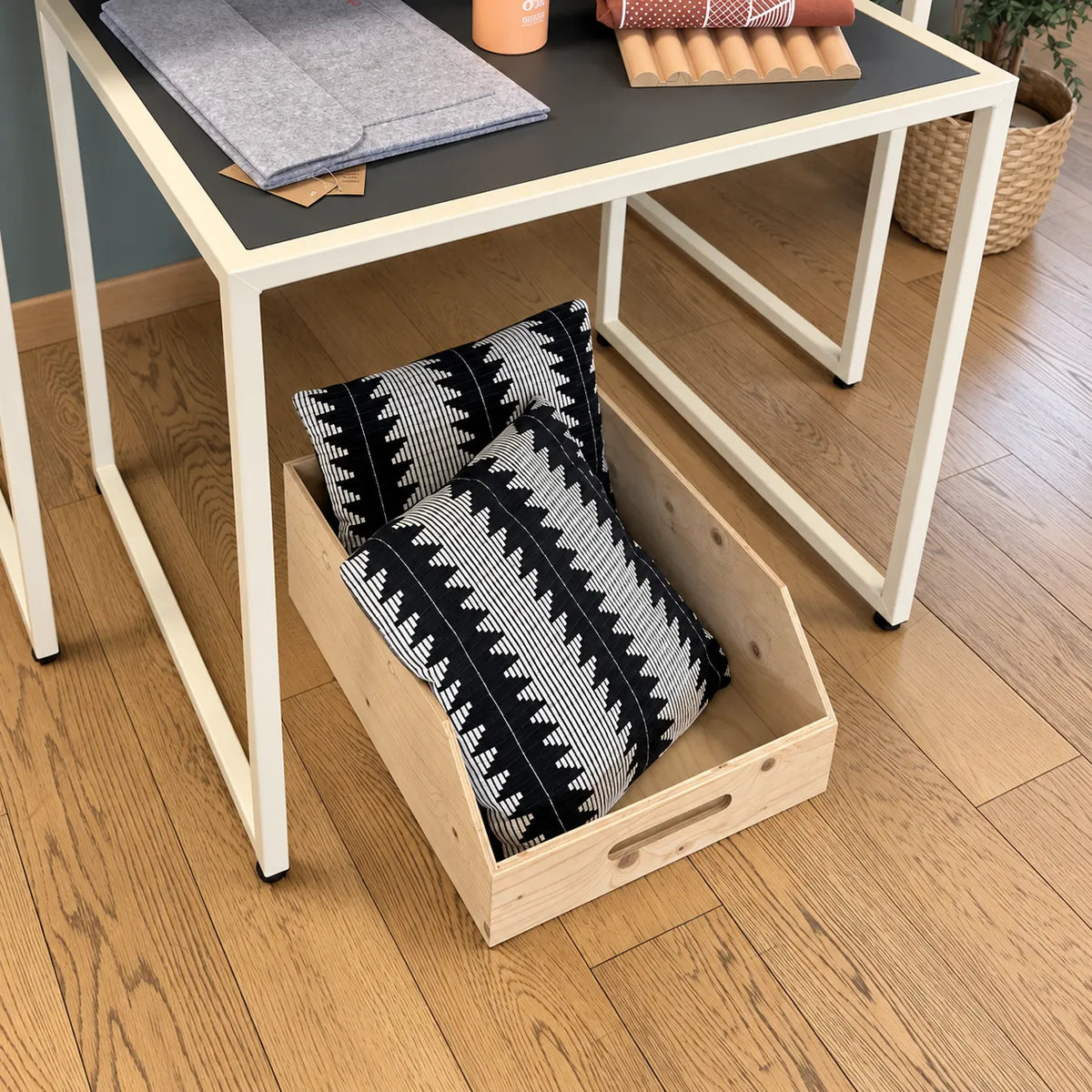 Mobilier By Mission