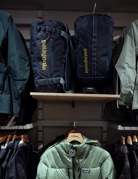 Agencement sur-mesure pour le magasin La Haute Route à Paris